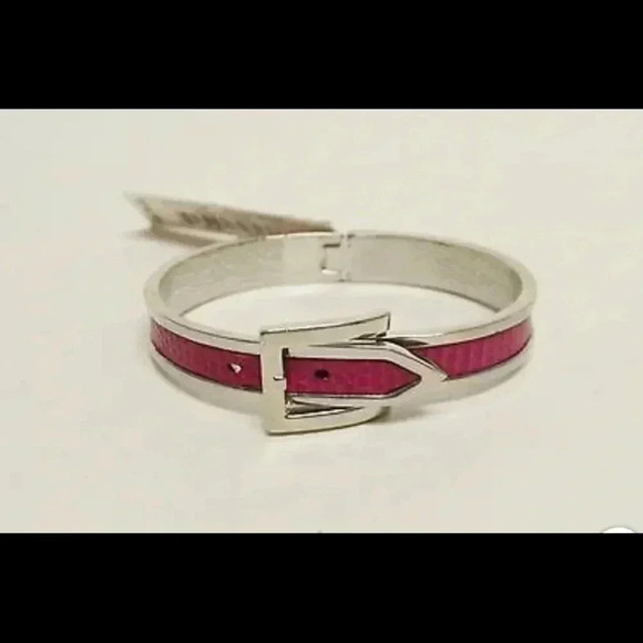 🎉Guess Belt Buckle Bracelet\Cuff In Fuchsia - Picture 2 of 2